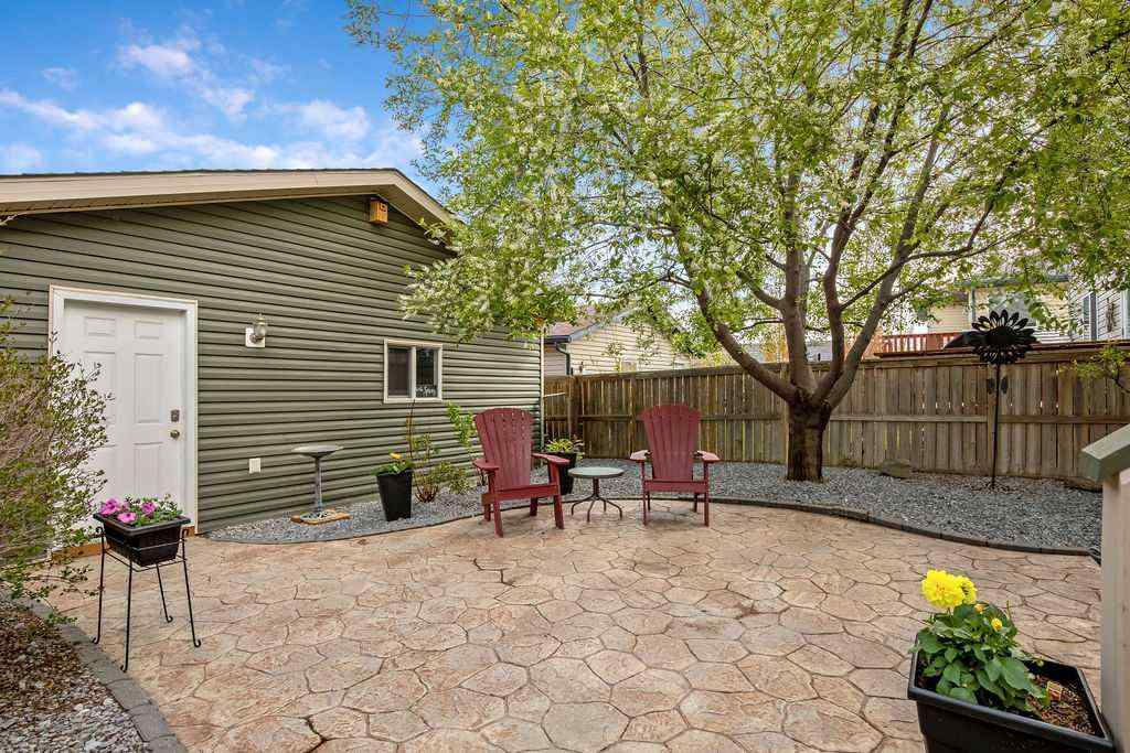 MLS® A2262599 - 17 Luxstone Crescent SW in Luxstone Airdrie, Residential