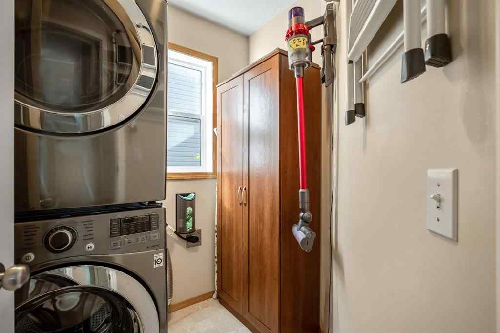 MLS® A2262599 - 17 Luxstone Crescent SW in Luxstone Airdrie, Residential