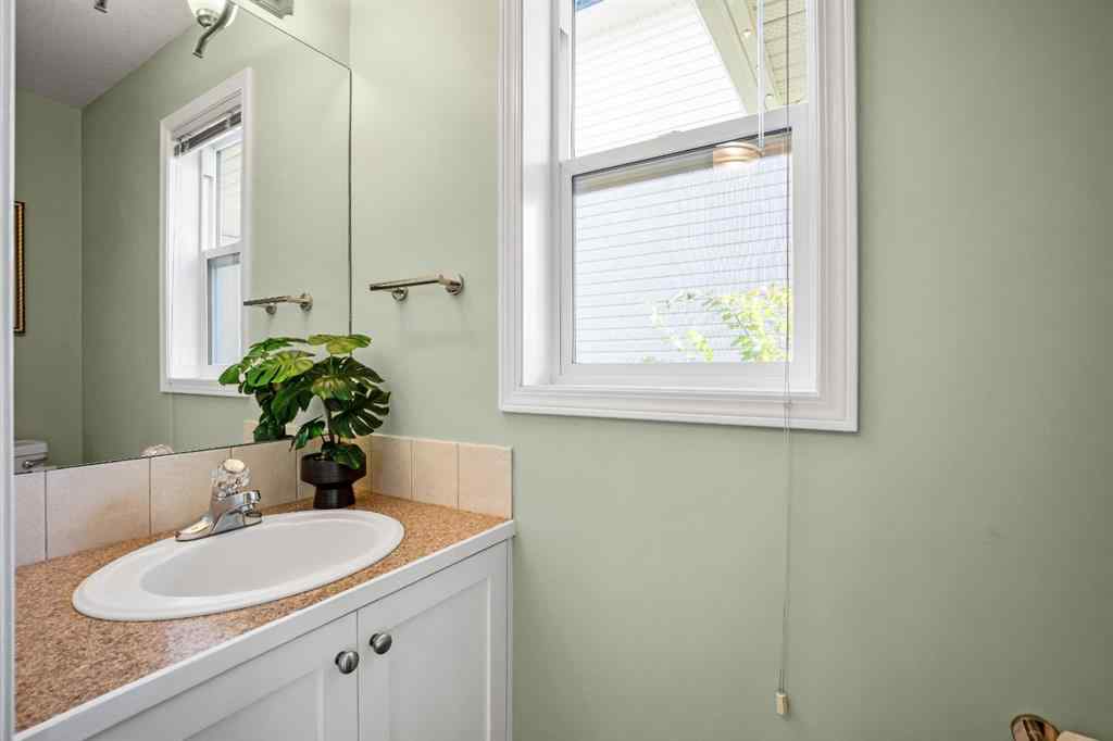 MLS® A2262599 - 17 Luxstone Crescent SW in Luxstone Airdrie, Residential