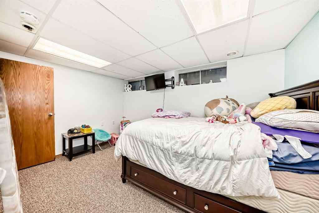 MLS® A2262608 - 5223 56 Avenue  in NONE Eckville, Residential