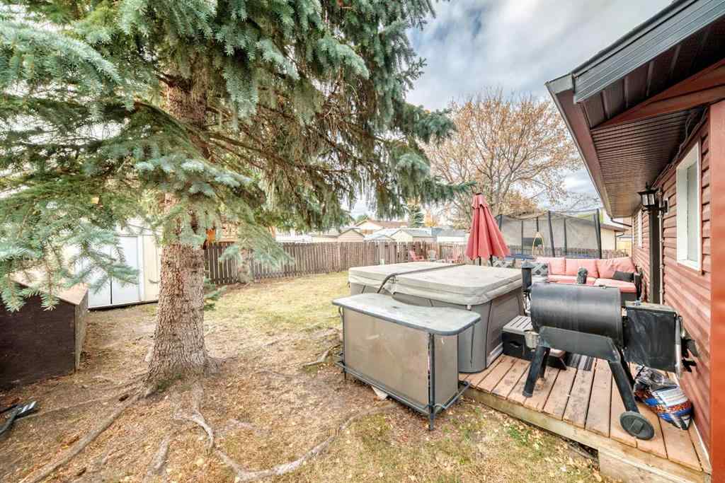 MLS® A2262608 - 5223 56 Avenue  in NONE Eckville, Residential