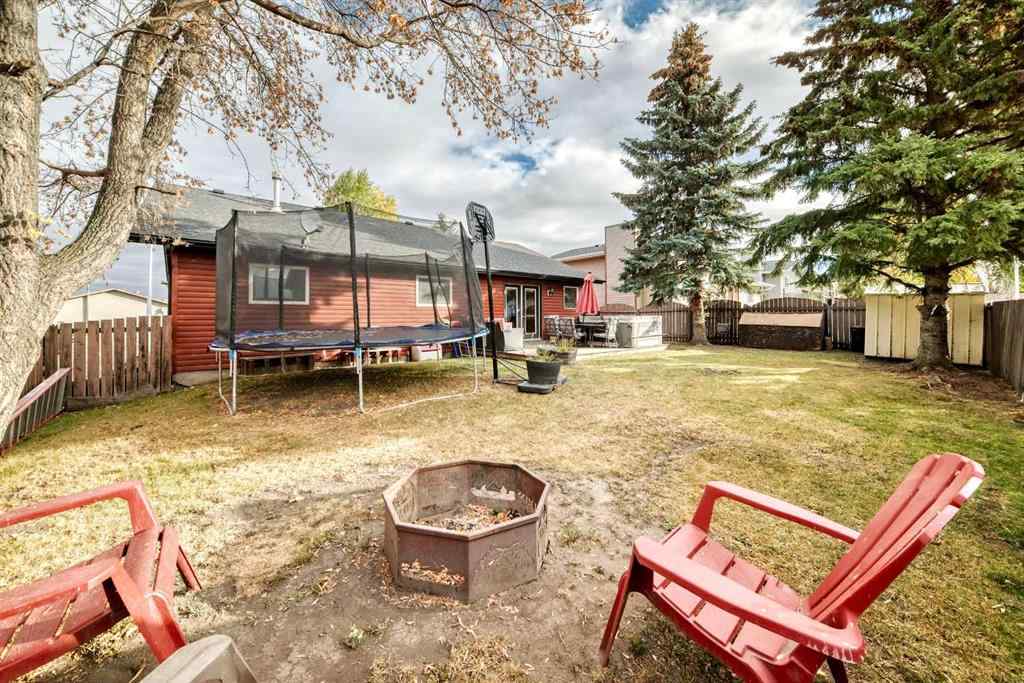 MLS® A2262608 - 5223 56 Avenue  in NONE Eckville, Residential
