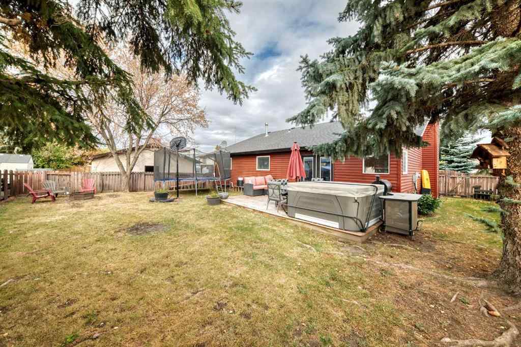 MLS® A2262608 - 5223 56 Avenue  in NONE Eckville, Residential