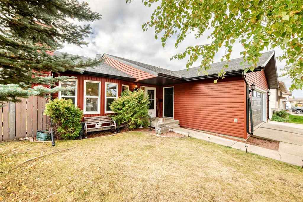 MLS® A2262608 - 5223 56 Avenue  in NONE Eckville, Residential