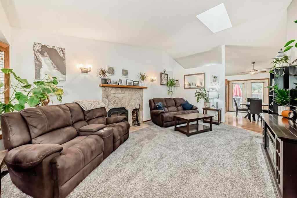 MLS® A2262608 - 5223 56 Avenue  in NONE Eckville, Residential