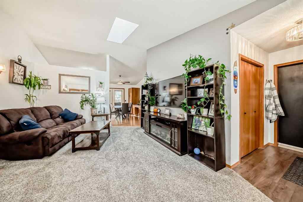 MLS® A2262608 - 5223 56 Avenue  in NONE Eckville, Residential