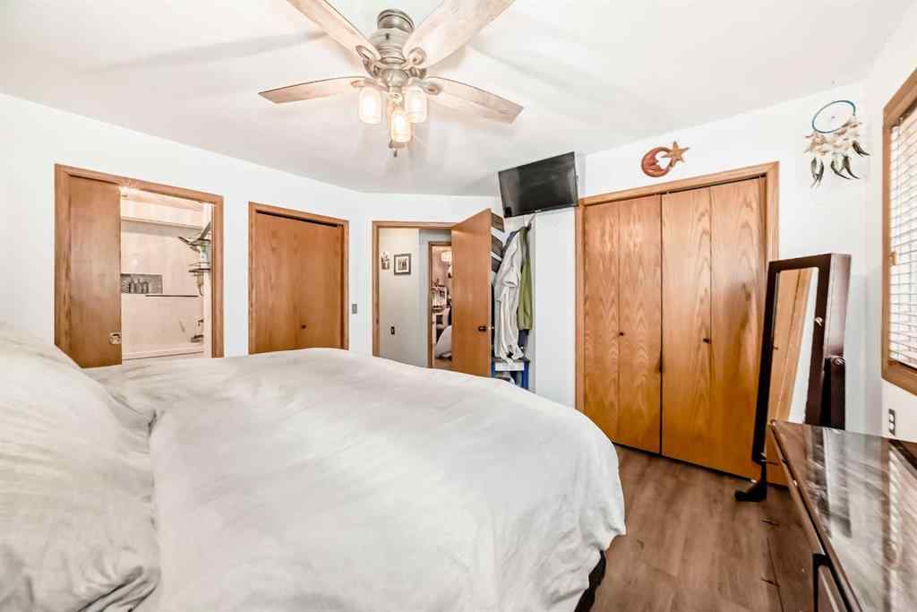 MLS® A2262608 - 5223 56 Avenue  in NONE Eckville, Residential