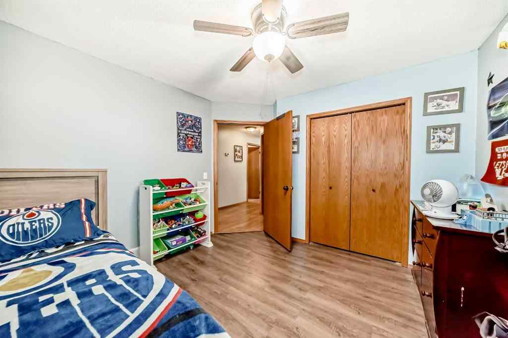 MLS® A2262608 - 5223 56 Avenue  in NONE Eckville, Residential