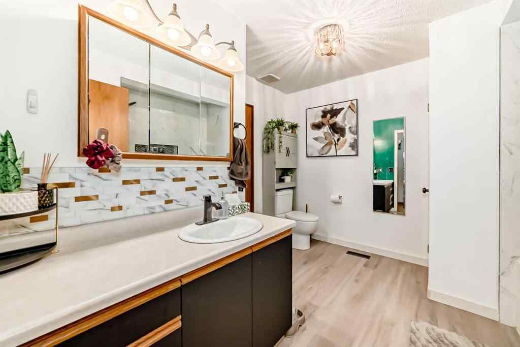 MLS® A2262608 - 5223 56 Avenue  in NONE Eckville, Residential