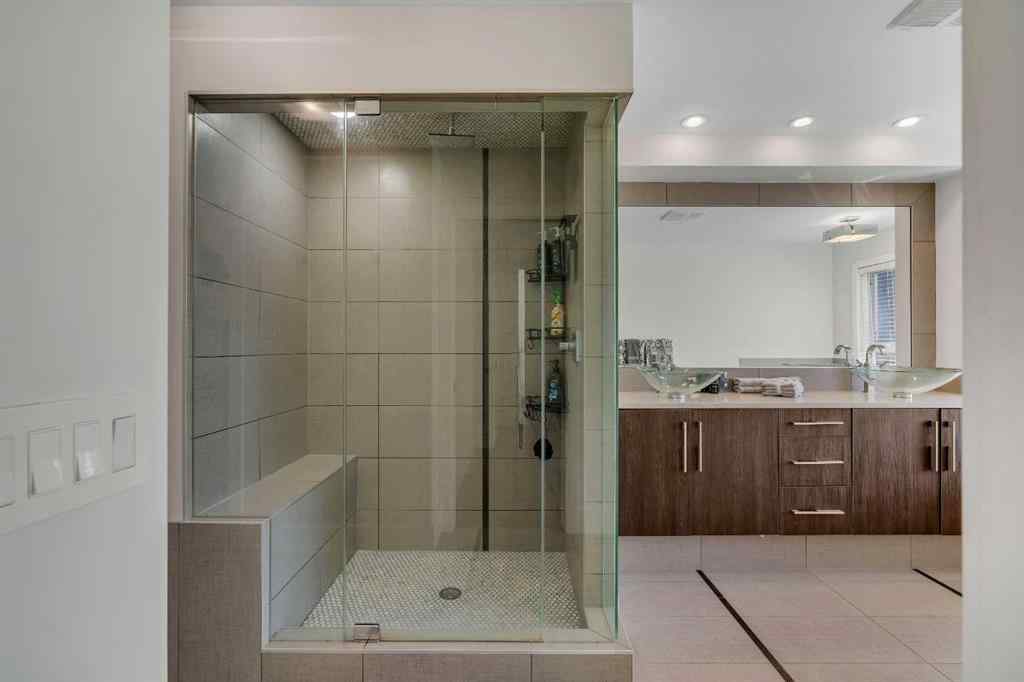 MLS® A2262618 - 86 West Point Mews SW in West Springs Calgary, Residential