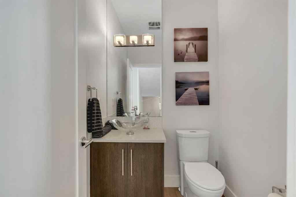 MLS® A2262618 - 86 West Point Mews SW in West Springs Calgary, Residential