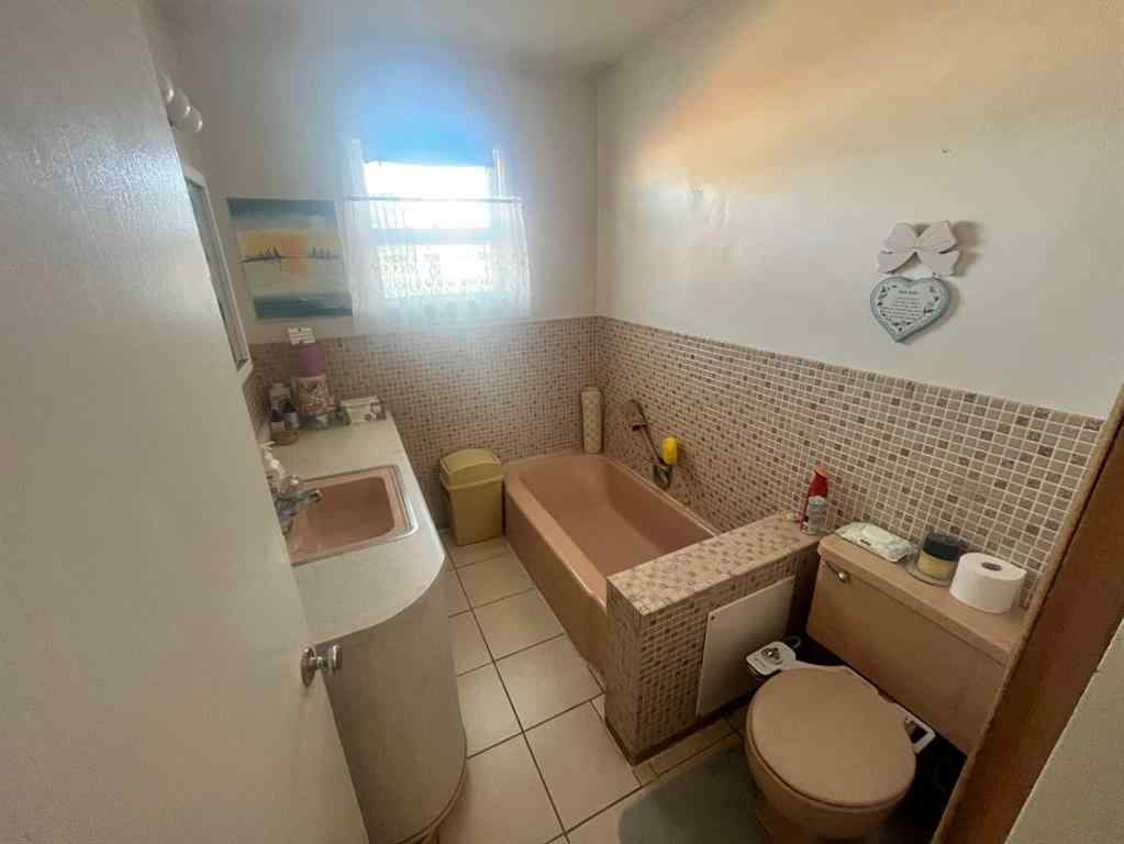 MLS® A2262642 - 5413 56 Street  in NONE Taber, Residential