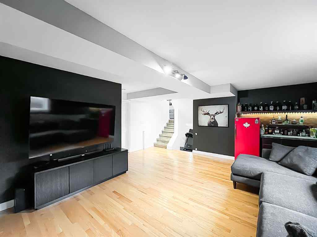 MLS® A2262644 - 9438 63 Avenue  in Country Club Estates Grande Prairie, Residential