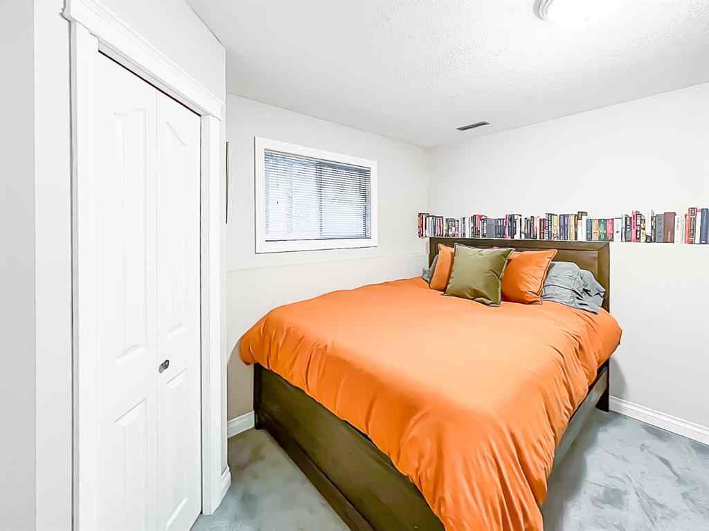 MLS® A2262644 - 9438 63 Avenue  in Country Club Estates Grande Prairie, Residential