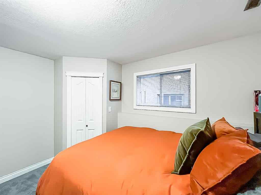 MLS® A2262644 - 9438 63 Avenue  in Country Club Estates Grande Prairie, Residential