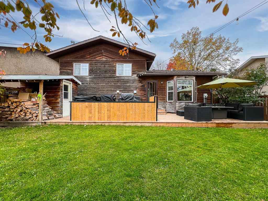 MLS® A2262644 - 9438 63 Avenue  in Country Club Estates Grande Prairie, Residential