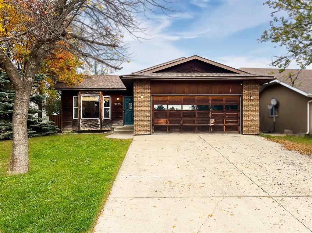 MLS® A2262644 - 9438 63 Avenue  in Country Club Estates Grande Prairie, Residential