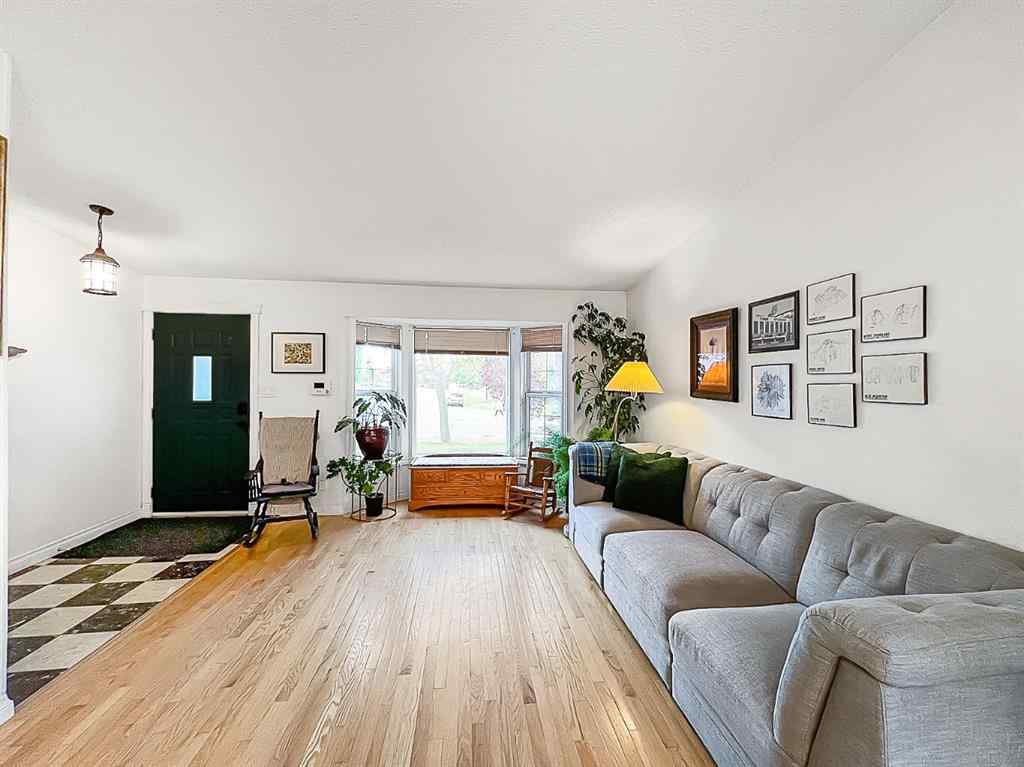 MLS® A2262644 - 9438 63 Avenue  in Country Club Estates Grande Prairie, Residential