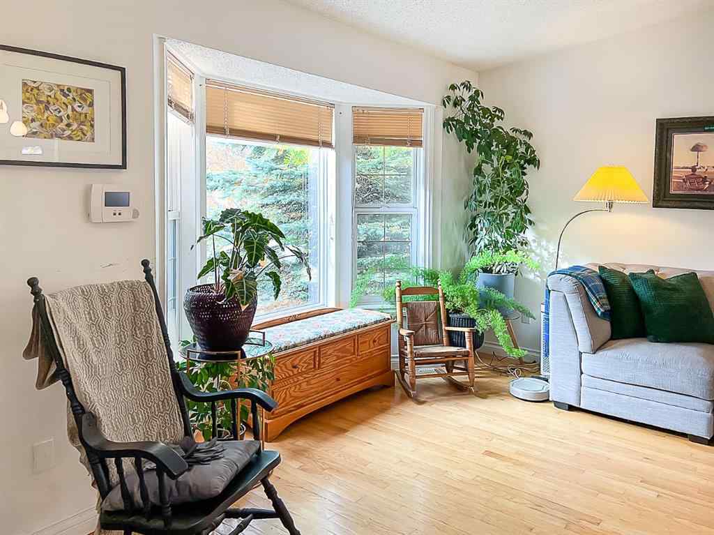 MLS® A2262644 - 9438 63 Avenue  in Country Club Estates Grande Prairie, Residential