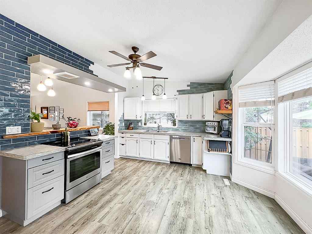 MLS® A2262644 - 9438 63 Avenue  in Country Club Estates Grande Prairie, Residential