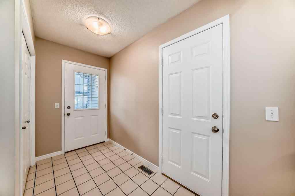 MLS® A2262655 - 17 Kingsland Court SW in Kingsland Calgary, Residential
