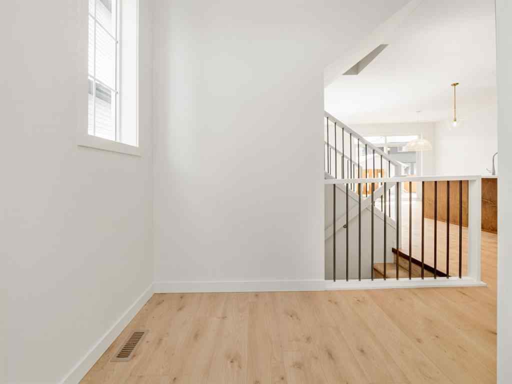 MLS&reg; # A2262658 - 2528 43 Street S in Discovery Lethbridge, Residential Open Houses