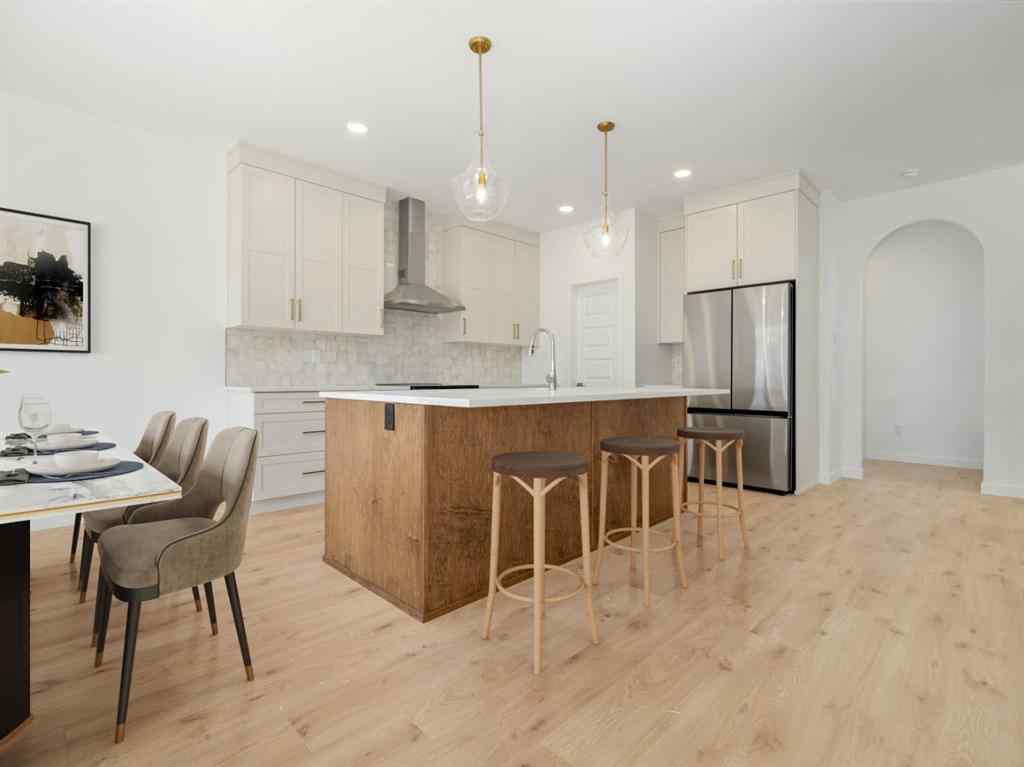 MLS&reg; # A2262658 - 2528 43 Street S in Discovery Lethbridge, Residential Open Houses