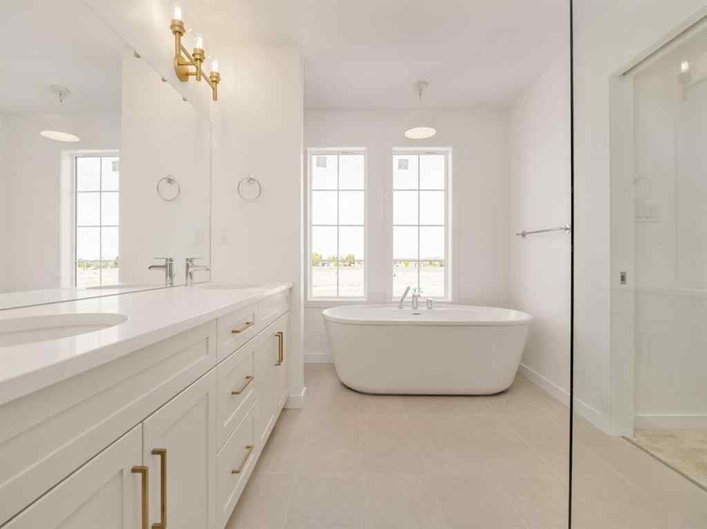 MLS&reg; # A2262658 - 2528 43 Street S in Discovery Lethbridge, Residential Open Houses