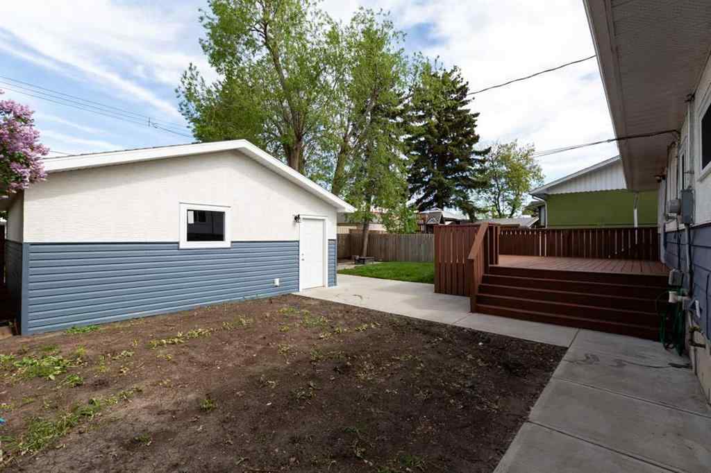 MLS® A2262662 - 2620 38 Street SW in Glendale Calgary, Residential