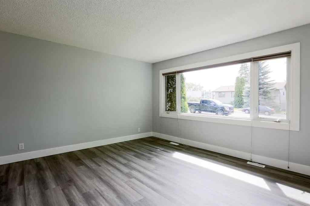 MLS® A2262662 - 2620 38 Street SW in Glendale Calgary, Residential