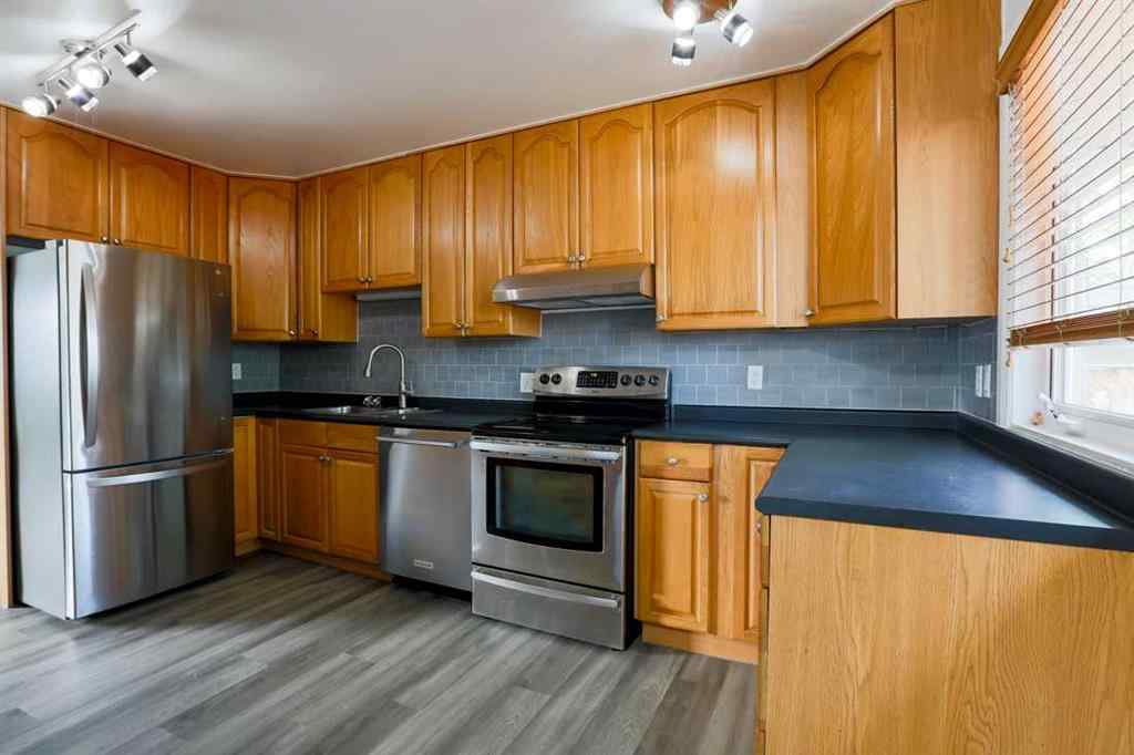MLS® A2262662 - 2620 38 Street SW in Glendale Calgary, Residential
