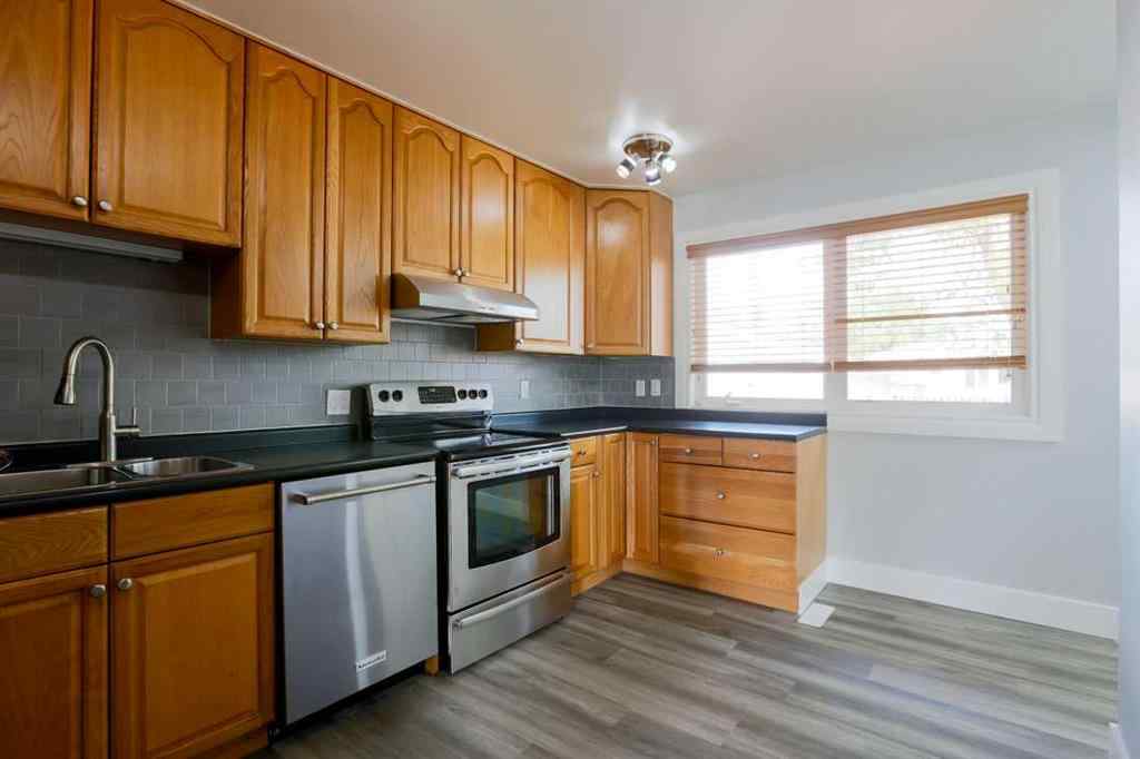 MLS® A2262662 - 2620 38 Street SW in Glendale Calgary, Residential