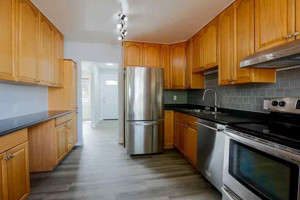 MLS® A2262662 - 2620 38 Street SW in Glendale Calgary, Residential