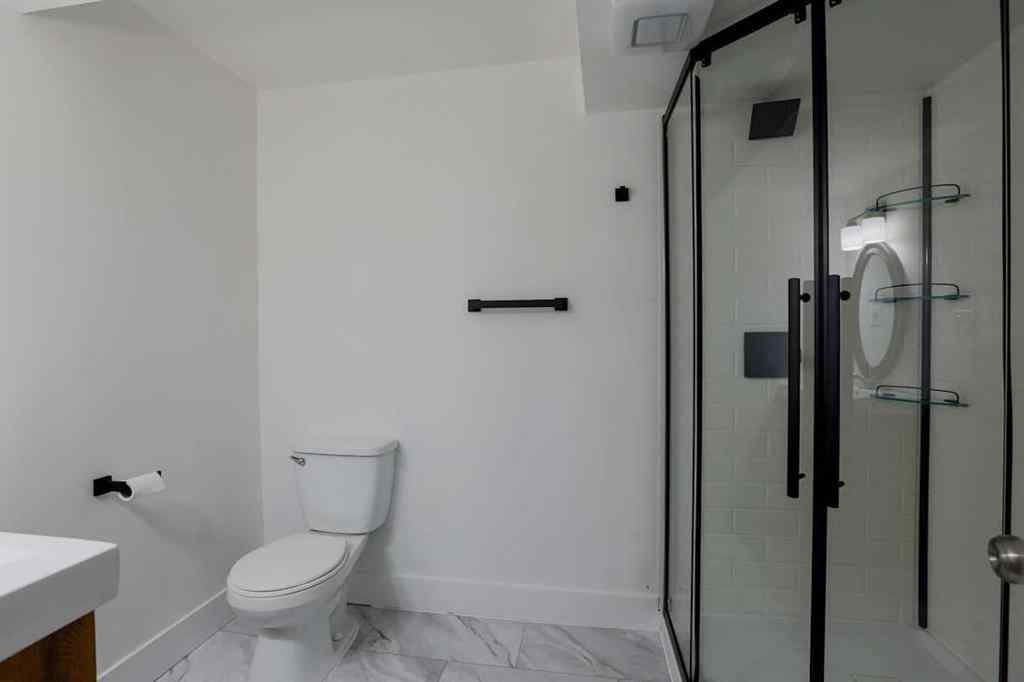 MLS® A2262662 - 2620 38 Street SW in Glendale Calgary, Residential