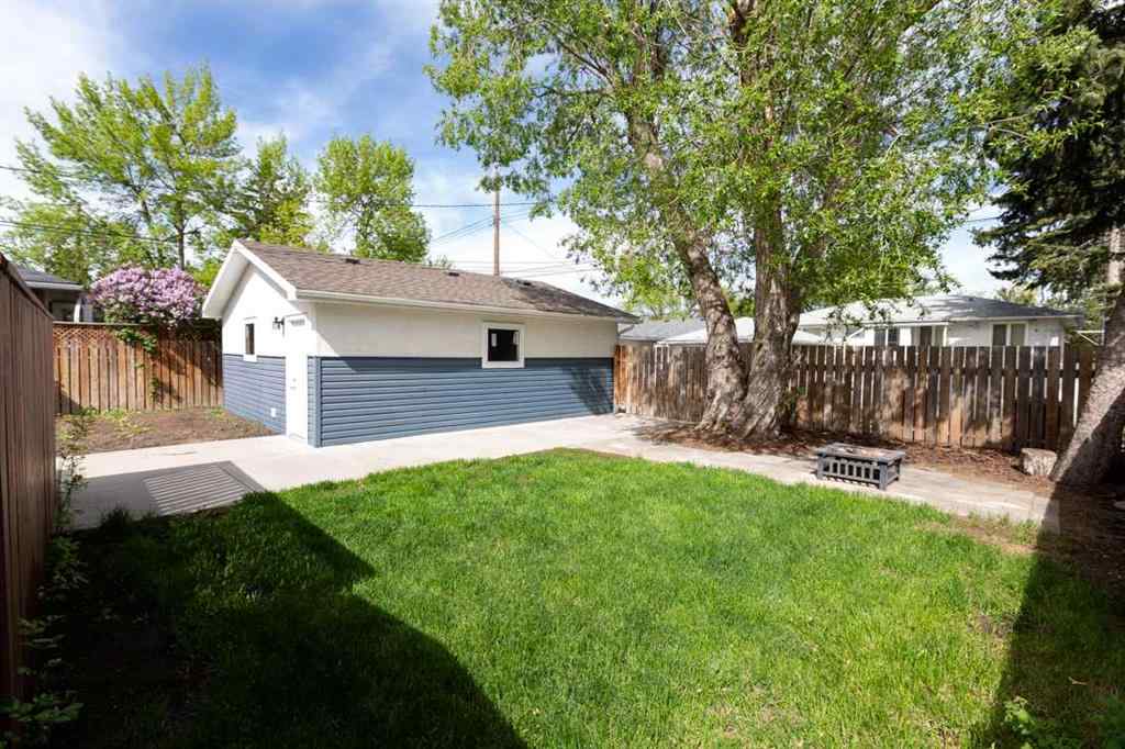 MLS® A2262662 - 2620 38 Street SW in Glendale Calgary, Residential