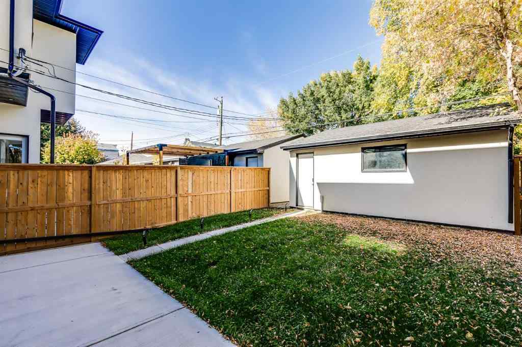 MLS® A2262673 - 2326 4 Avenue NW in West Hillhurst Calgary, Residential