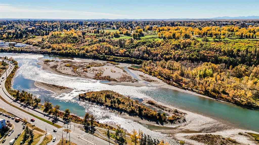 MLS® A2262673 - 2326 4 Avenue NW in West Hillhurst Calgary, Residential