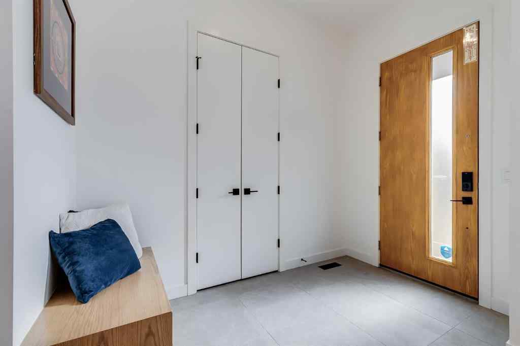 MLS® A2262673 - 2326 4 Avenue NW in West Hillhurst Calgary, Residential