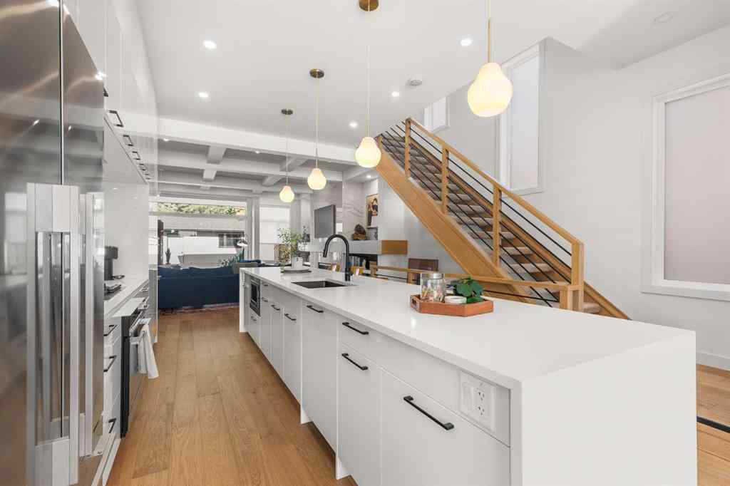 MLS® A2262673 - 2326 4 Avenue NW in West Hillhurst Calgary, Residential