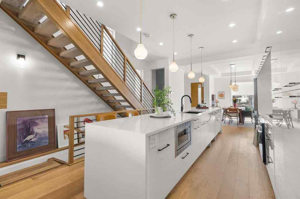 MLS® A2262673 - 2326 4 Avenue NW in West Hillhurst Calgary, Residential