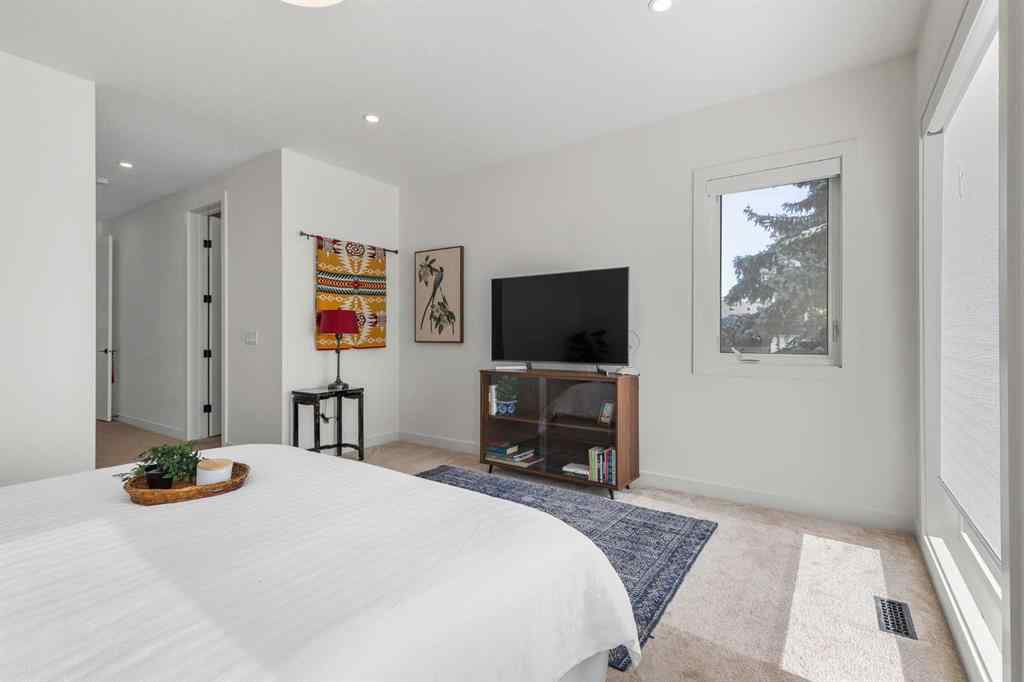 MLS® A2262673 - 2326 4 Avenue NW in West Hillhurst Calgary, Residential