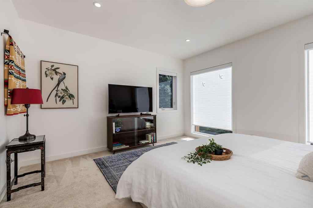 MLS® A2262673 - 2326 4 Avenue NW in West Hillhurst Calgary, Residential