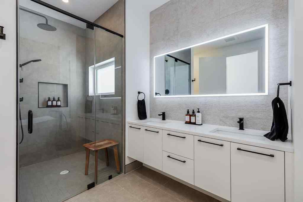 MLS® A2262673 - 2326 4 Avenue NW in West Hillhurst Calgary, Residential