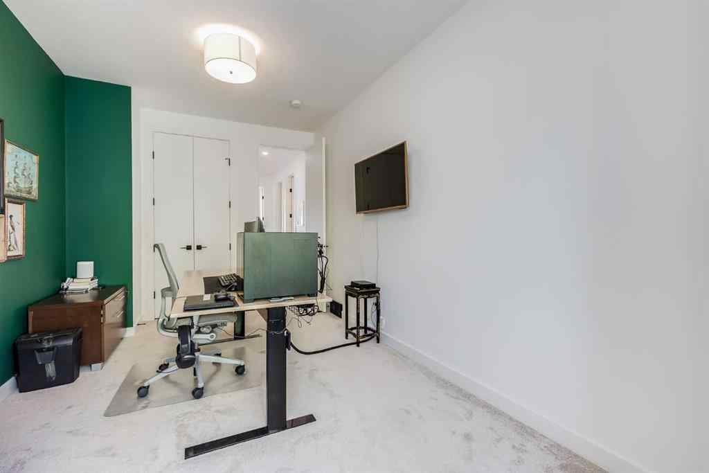 MLS® A2262673 - 2326 4 Avenue NW in West Hillhurst Calgary, Residential