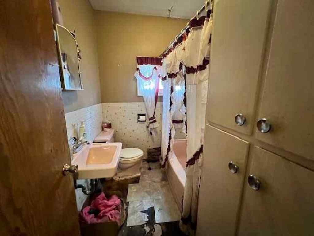 MLS® A2262675 - 12229 Twp Rd 484   in NONE Rural Beaver County, Residential