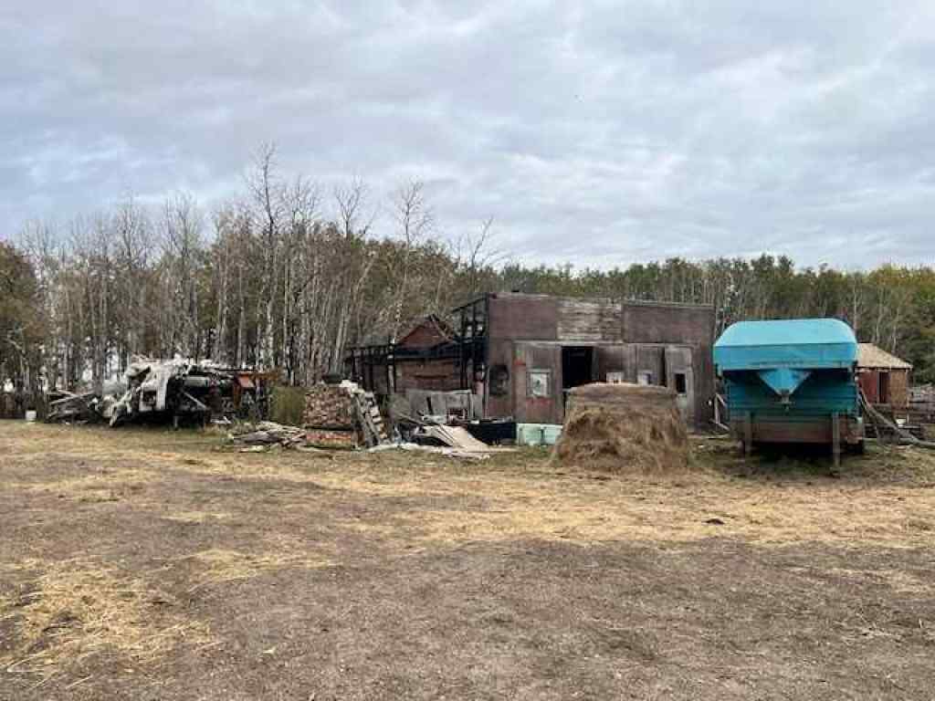 MLS® A2262675 - 12229 Twp Rd 484   in NONE Rural Beaver County, Residential