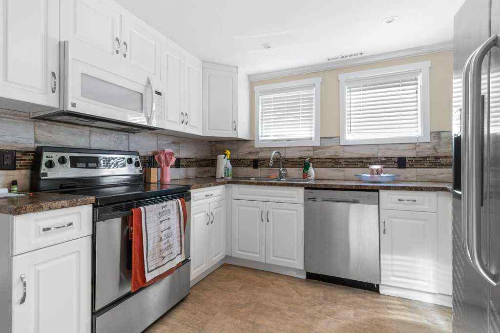 MLS® A2262679 - 3719 50 Street  in Eastview Red Deer, Residential