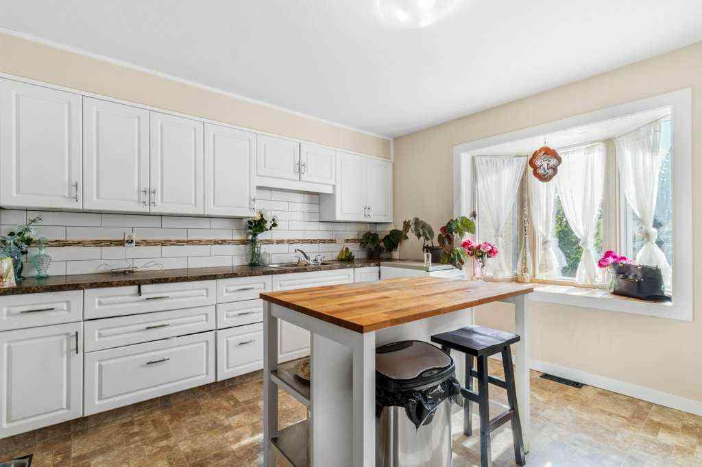 MLS® A2262679 - 3719 50 Street  in Eastview Red Deer, Residential