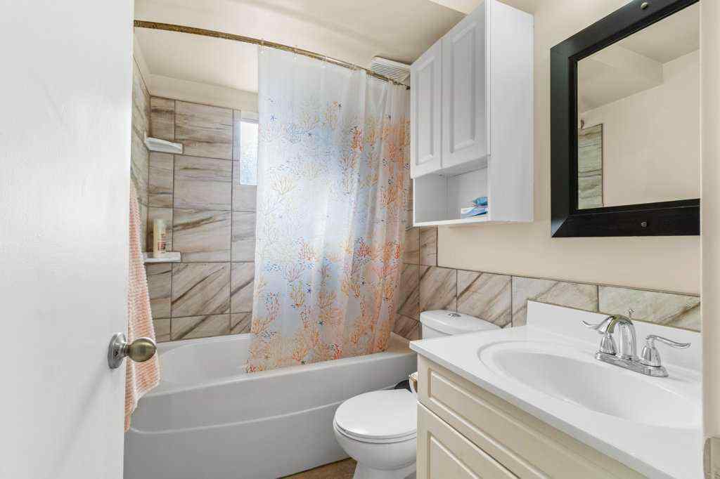 MLS® A2262679 - 3719 50 Street  in Eastview Red Deer, Residential