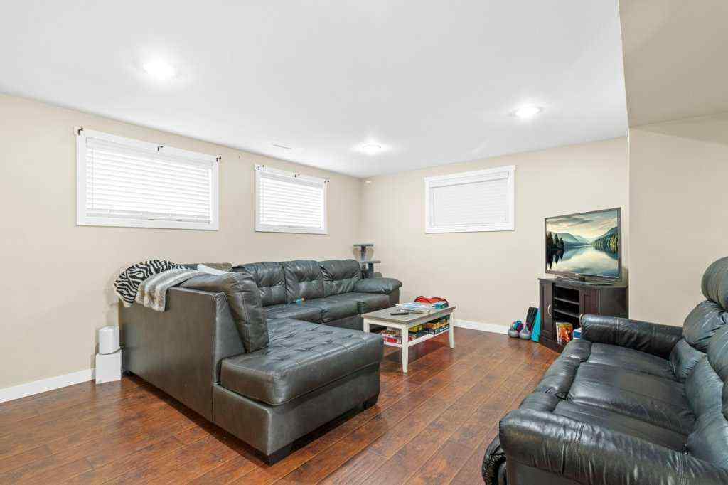 MLS® A2262679 - 3719 50 Street  in Eastview Red Deer, Residential